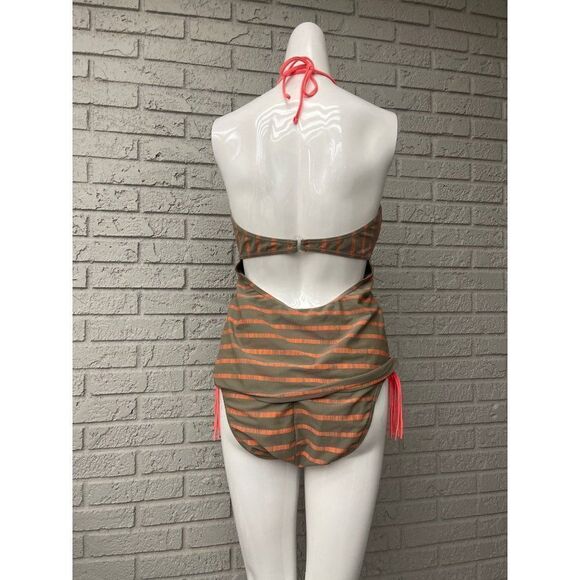 Gossip 2 Piece Swimsuit Size L - Picture 8 of 11